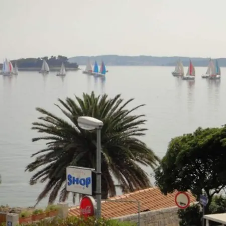 아파트 Seafront Pretner - Comfort With Balcony And Sea View *