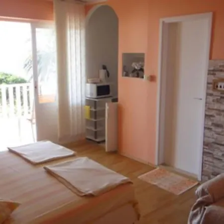 Seafront Pretner - Comfort With Balcony And Sea View 아파트