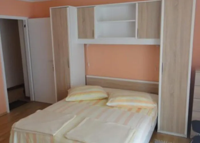 아파트 Seafront Pretner - Comfort With Balcony And Sea View 오레비츠